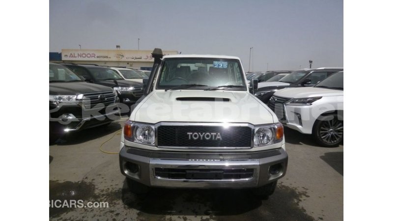 Big with watermark toyota land cruiser belait import dubai 3082