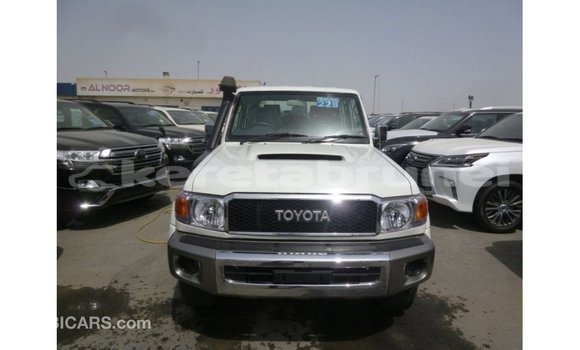 Buy Import Toyota Land Cruiser White Car in Import - Dubai in Belait Buy Import Toyota Land Cruiser White Car in Import - Dubai in Belait