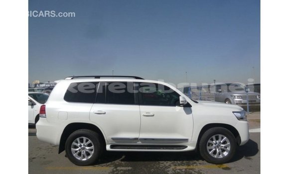 Buy Import Toyota Land Cruiser White Car in Import - Dubai in Belait Buy Import Toyota Land Cruiser White Car in Import - Dubai in Belait