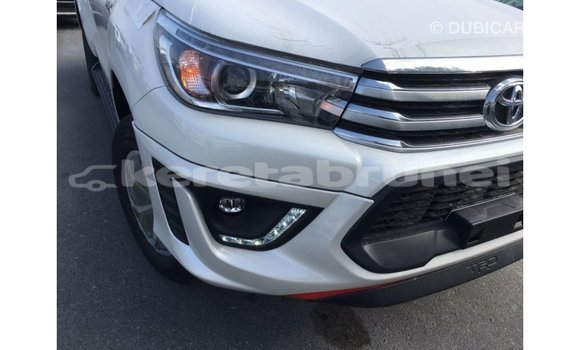 Buy Import Toyota Hilux White Car in Import - Dubai in Belait Buy Import Toyota Hilux White Car in Import - Dubai in Belait