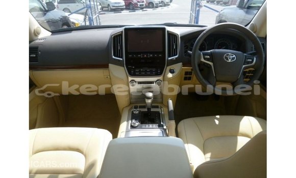 Buy Import Toyota Land Cruiser White Car in Import - Dubai in Belait Buy Import Toyota Land Cruiser White Car in Import - Dubai in Belait