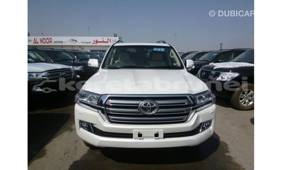 Buy Import Toyota Land Cruiser White Car in Import - Dubai in Belait Buy Import Toyota Land Cruiser White Car in Import - Dubai in Belait