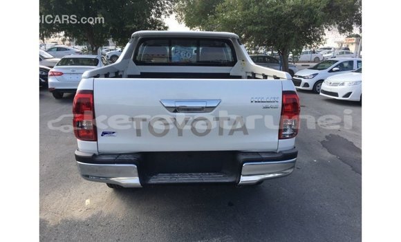 Buy Import Toyota Hilux White Car in Import - Dubai in Belait Buy Import Toyota Hilux White Car in Import - Dubai in Belait
