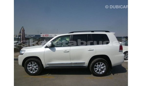 Buy Import Toyota Land Cruiser White Car in Import - Dubai in Belait Buy Import Toyota Land Cruiser White Car in Import - Dubai in Belait