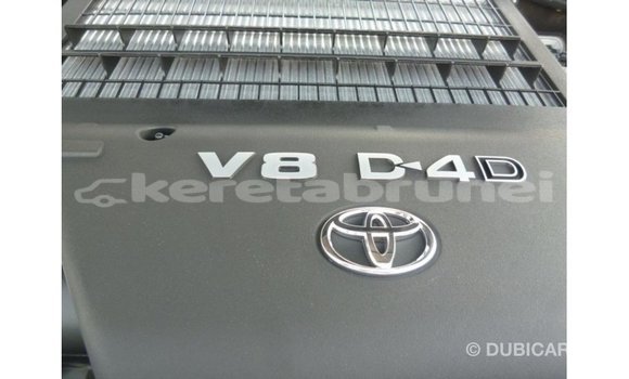 Buy Import Toyota Land Cruiser White Car in Import - Dubai in Belait Buy Import Toyota Land Cruiser White Car in Import - Dubai in Belait