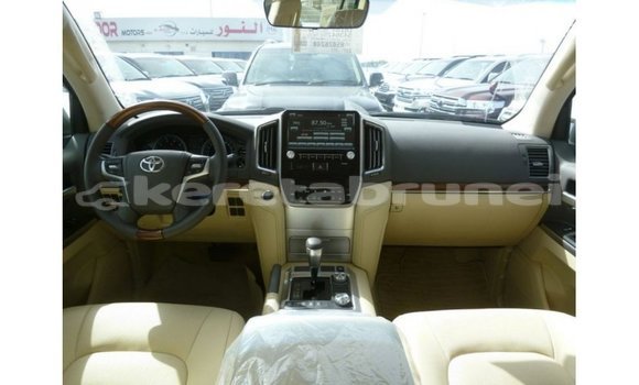 Buy Import Toyota Land Cruiser White Car in Import - Dubai in Belait Buy Import Toyota Land Cruiser White Car in Import - Dubai in Belait