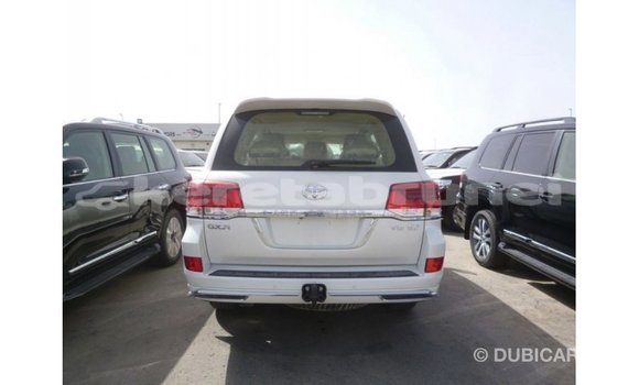 Buy Import Toyota Land Cruiser White Car in Import - Dubai in Belait Buy Import Toyota Land Cruiser White Car in Import - Dubai in Belait