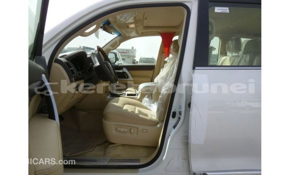 Buy Import Toyota Land Cruiser White Car in Import - Dubai in Belait Buy Import Toyota Land Cruiser White Car in Import - Dubai in Belait