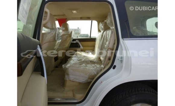 Buy Import Toyota Land Cruiser White Car in Import - Dubai in Belait Buy Import Toyota Land Cruiser White Car in Import - Dubai in Belait