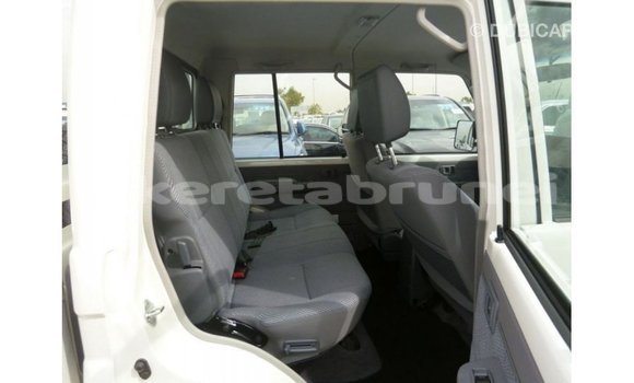Buy Import Toyota Land Cruiser White Car in Import - Dubai in Belait Buy Import Toyota Land Cruiser White Car in Import - Dubai in Belait