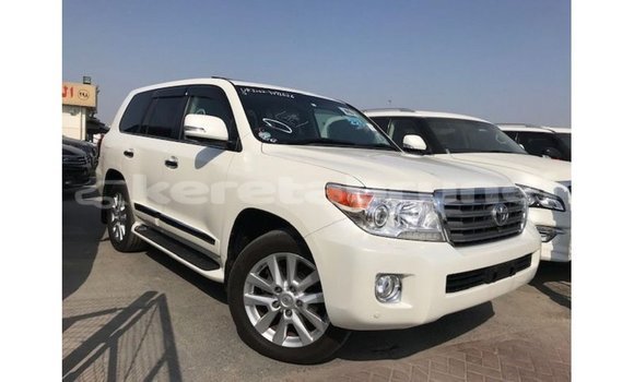 Buy Import Toyota Land Cruiser White Car in Import - Dubai in Belait Buy Import Toyota Land Cruiser White Car in Import - Dubai in Belait