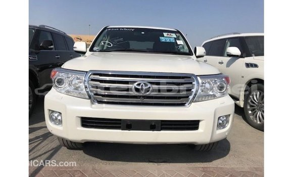 Buy Import Toyota Land Cruiser White Car in Import - Dubai in Belait Buy Import Toyota Land Cruiser White Car in Import - Dubai in Belait