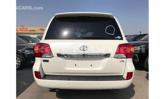 Buy Import Toyota Land Cruiser White Car in Import - Dubai in Belait Buy Import Toyota Land Cruiser White Car in Import - Dubai in Belait