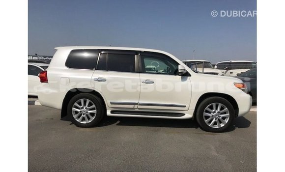 Buy Import Toyota Land Cruiser White Car in Import - Dubai in Belait Buy Import Toyota Land Cruiser White Car in Import - Dubai in Belait