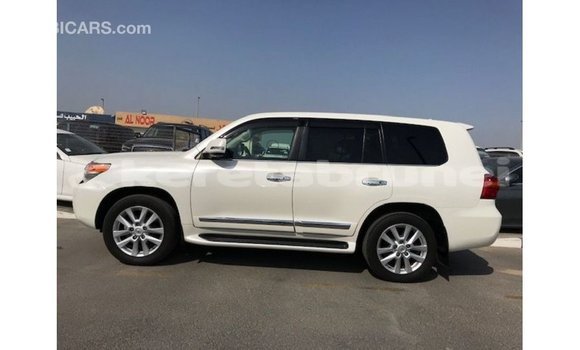 Buy Import Toyota Land Cruiser White Car in Import - Dubai in Belait Buy Import Toyota Land Cruiser White Car in Import - Dubai in Belait