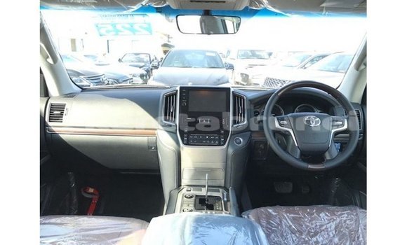 Buy Import Toyota Land Cruiser White Car in Import - Dubai in Belait Buy Import Toyota Land Cruiser White Car in Import - Dubai in Belait