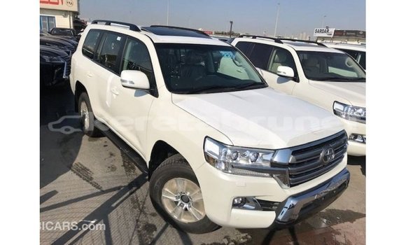Buy Import Toyota Land Cruiser White Car in Import - Dubai in Belait Buy Import Toyota Land Cruiser White Car in Import - Dubai in Belait