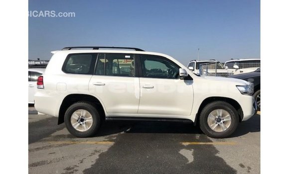 Buy Import Toyota Land Cruiser White Car in Import - Dubai in Belait Buy Import Toyota Land Cruiser White Car in Import - Dubai in Belait