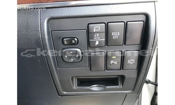 Buy Import Toyota Land Cruiser White Car in Import - Dubai in Belait Buy Import Toyota Land Cruiser White Car in Import - Dubai in Belait