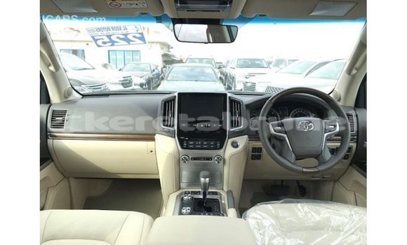 Buy Import Toyota Land Cruiser White Car in Import - Dubai in Belait Buy Import Toyota Land Cruiser White Car in Import - Dubai in Belait