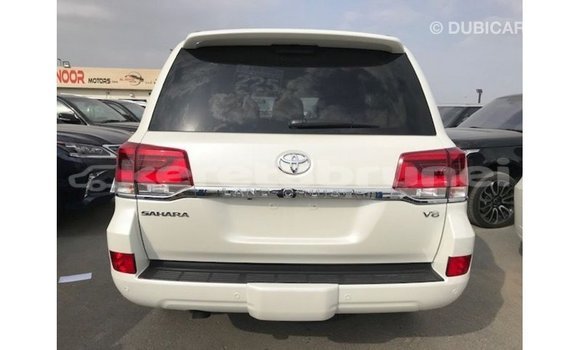 Buy Import Toyota Land Cruiser White Car in Import - Dubai in Belait Buy Import Toyota Land Cruiser White Car in Import - Dubai in Belait