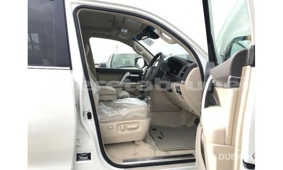 Buy Import Toyota Land Cruiser White Car in Import - Dubai in Belait Buy Import Toyota Land Cruiser White Car in Import - Dubai in Belait