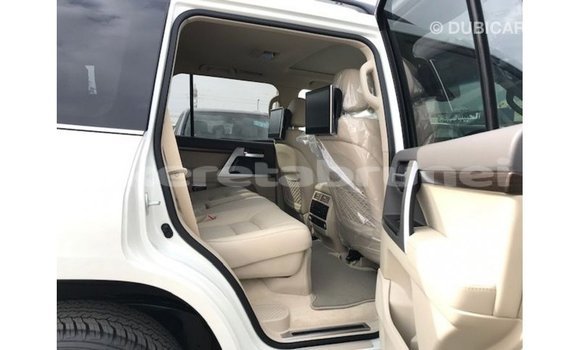 Buy Import Toyota Land Cruiser White Car in Import - Dubai in Belait Buy Import Toyota Land Cruiser White Car in Import - Dubai in Belait