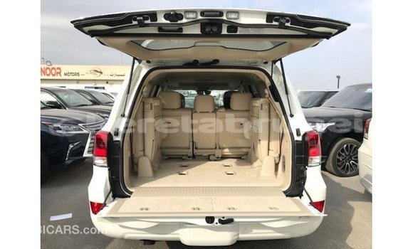 Buy Import Toyota Land Cruiser White Car in Import - Dubai in Belait Buy Import Toyota Land Cruiser White Car in Import - Dubai in Belait
