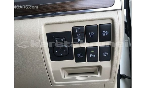 Buy Import Toyota Land Cruiser White Car in Import - Dubai in Belait Buy Import Toyota Land Cruiser White Car in Import - Dubai in Belait