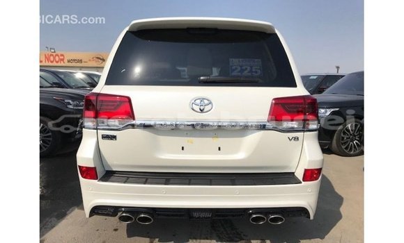 Buy Import Toyota Land Cruiser White Car in Import - Dubai in Belait Buy Import Toyota Land Cruiser White Car in Import - Dubai in Belait