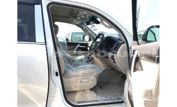 Buy Import Toyota Land Cruiser White Car in Import - Dubai in Belait Buy Import Toyota Land Cruiser White Car in Import - Dubai in Belait