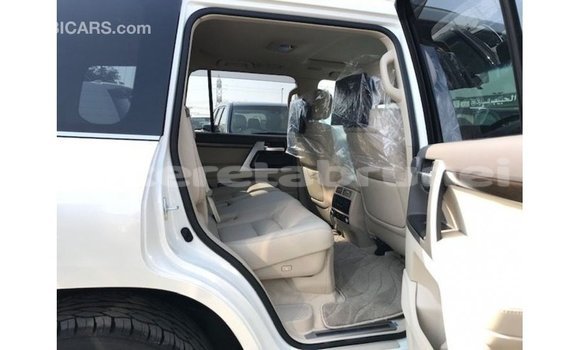 Buy Import Toyota Land Cruiser White Car in Import - Dubai in Belait Buy Import Toyota Land Cruiser White Car in Import - Dubai in Belait