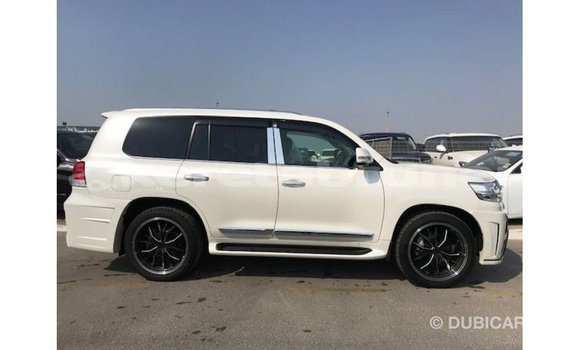 Buy Import Toyota Land Cruiser White Car in Import - Dubai in Belait Buy Import Toyota Land Cruiser White Car in Import - Dubai in Belait