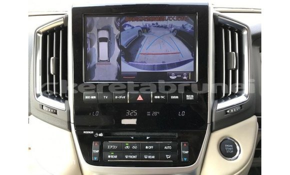 Buy Import Toyota Land Cruiser White Car in Import - Dubai in Belait Buy Import Toyota Land Cruiser White Car in Import - Dubai in Belait