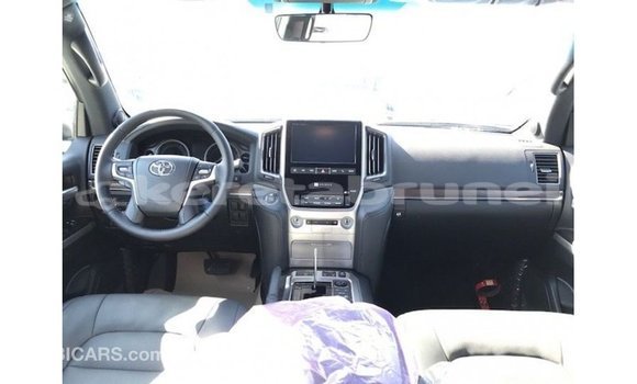 Buy Import Toyota Land Cruiser White Car in Import - Dubai in Belait Buy Import Toyota Land Cruiser White Car in Import - Dubai in Belait