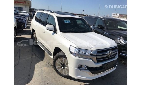 Buy Import Toyota Land Cruiser White Car in Import - Dubai in Belait Buy Import Toyota Land Cruiser White Car in Import - Dubai in Belait