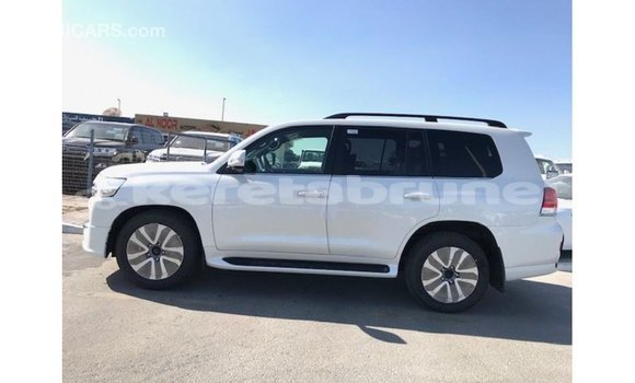Buy Import Toyota Land Cruiser White Car in Import - Dubai in Belait Buy Import Toyota Land Cruiser White Car in Import - Dubai in Belait
