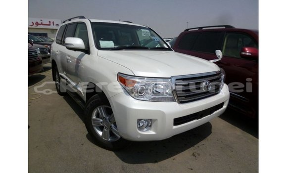 Buy Import Toyota Land Cruiser White Car in Import - Dubai in Belait Buy Import Toyota Land Cruiser White Car in Import - Dubai in Belait