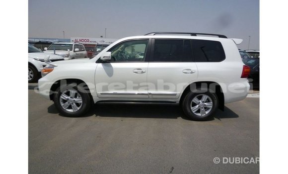 Buy Import Toyota Land Cruiser White Car in Import - Dubai in Belait Buy Import Toyota Land Cruiser White Car in Import - Dubai in Belait