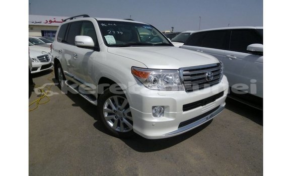Buy Import Toyota Land Cruiser White Car in Import - Dubai in Belait Buy Import Toyota Land Cruiser White Car in Import - Dubai in Belait