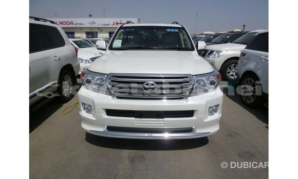 Buy Import Toyota Land Cruiser White Car in Import - Dubai in Belait Buy Import Toyota Land Cruiser White Car in Import - Dubai in Belait