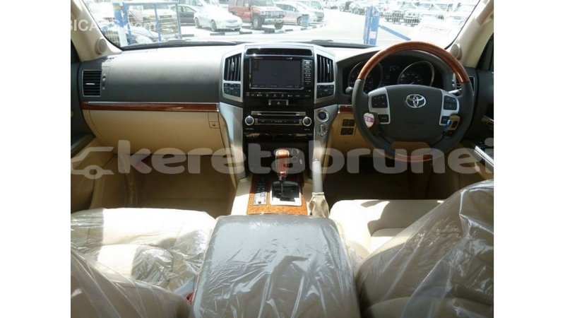 Big with watermark toyota land cruiser belait import dubai 3130