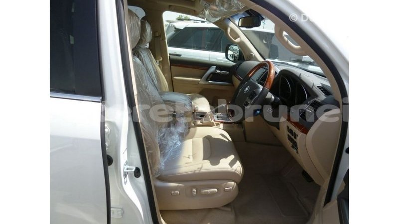 Big with watermark toyota land cruiser belait import dubai 3130