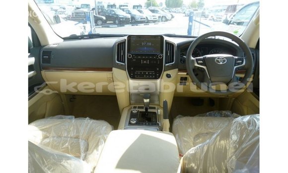 Buy Import Toyota Land Cruiser White Car in Import - Dubai in Belait Buy Import Toyota Land Cruiser White Car in Import - Dubai in Belait