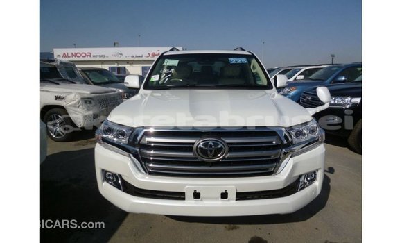 Buy Import Toyota Land Cruiser White Car in Import - Dubai in Belait Buy Import Toyota Land Cruiser White Car in Import - Dubai in Belait