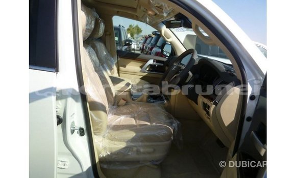 Buy Import Toyota Land Cruiser White Car in Import - Dubai in Belait Buy Import Toyota Land Cruiser White Car in Import - Dubai in Belait
