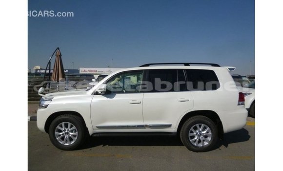 Buy Import Toyota Land Cruiser White Car in Import - Dubai in Belait Buy Import Toyota Land Cruiser White Car in Import - Dubai in Belait