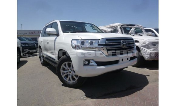 Buy Import Toyota Land Cruiser White Car in Import - Dubai in Belait Buy Import Toyota Land Cruiser White Car in Import - Dubai in Belait