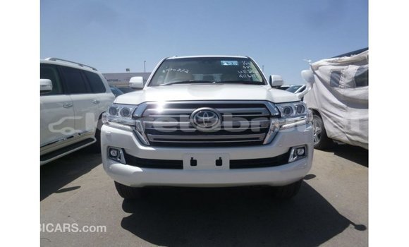 Buy Import Toyota Land Cruiser White Car in Import - Dubai in Belait Buy Import Toyota Land Cruiser White Car in Import - Dubai in Belait