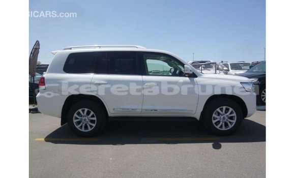 Buy Import Toyota Land Cruiser White Car in Import - Dubai in Belait Buy Import Toyota Land Cruiser White Car in Import - Dubai in Belait